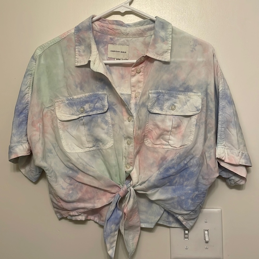 American Eagle - Multicolored Button Down Front Tie Crop Top